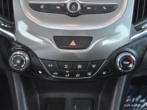 Used 2018 Chevrolet Cruze LT w/ LT Fleet Convenience Package FWD image 25