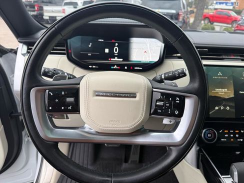 Used 2023 Land Rover Range Rover Long Wheelbase SE image 13