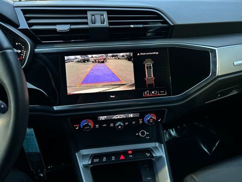 Used 2025 Audi Q3 2.0T Premium image 17