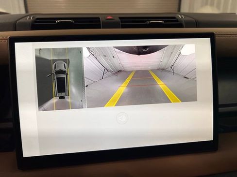 Used 2025 Land Rover Defender 130 V8 image 33