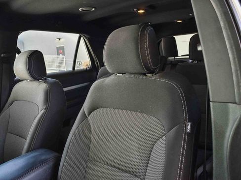 Used 2017 Ford Explorer XLT FWD image 23