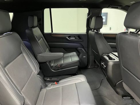 Used 2025 GMC Yukon XL Denali AWD/4WD image 53