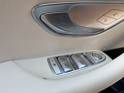 Used 2020 Mercedes-Benz E 350 Sedan w/ Premium Package image 15