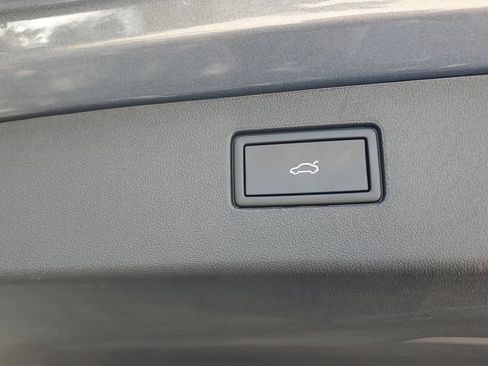 Certified 2026 Volkswagen Tiguan SE FWD image 16