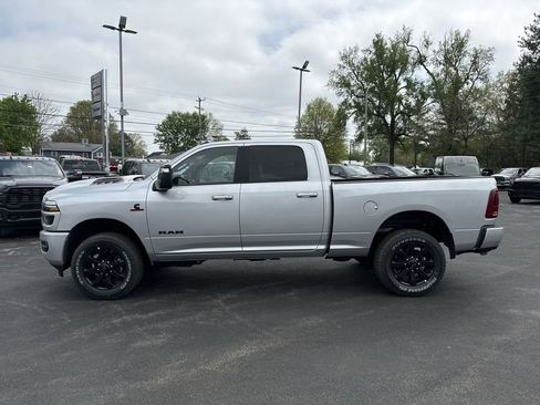New 2026 RAM 2500 Laramie AWD/4WD image 11