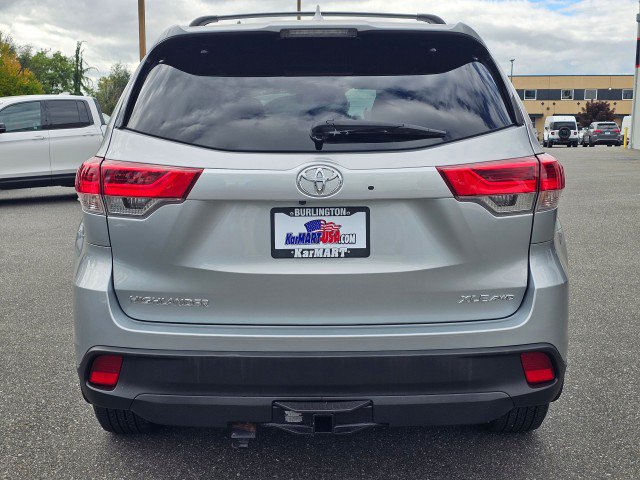 Used 2019 Toyota Highlander XLE AWD/4WD image 4