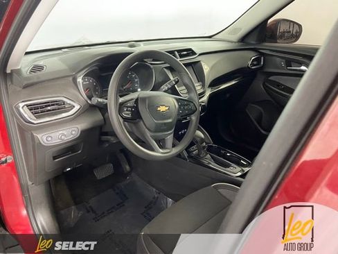 Used 2022 Chevrolet TrailBlazer LT FWD image 12