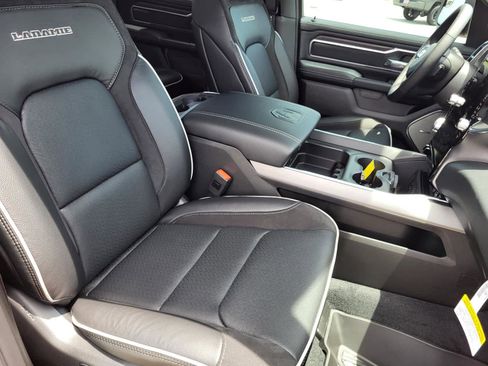 New 2026 RAM 1500 Laramie AWD/4WD image 10