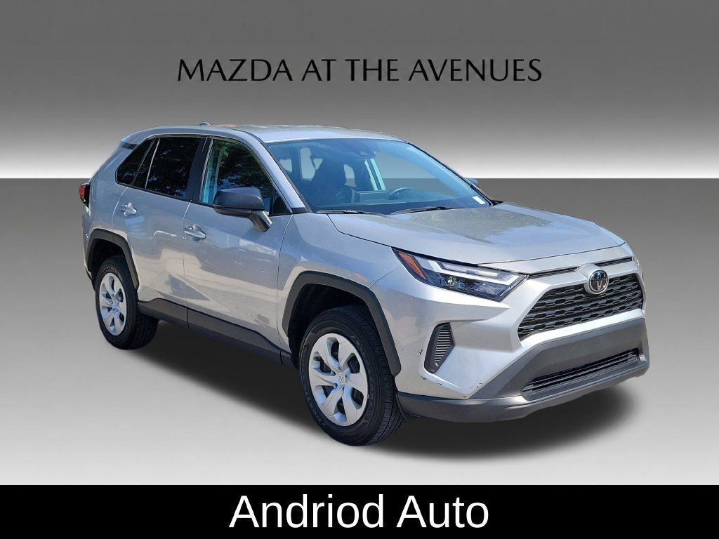 Used 2025 Toyota RAV4 LE AWD/4WD image 3