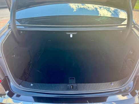 Used 2010 Mercedes-Benz E 350 4MATIC Sedan image 29