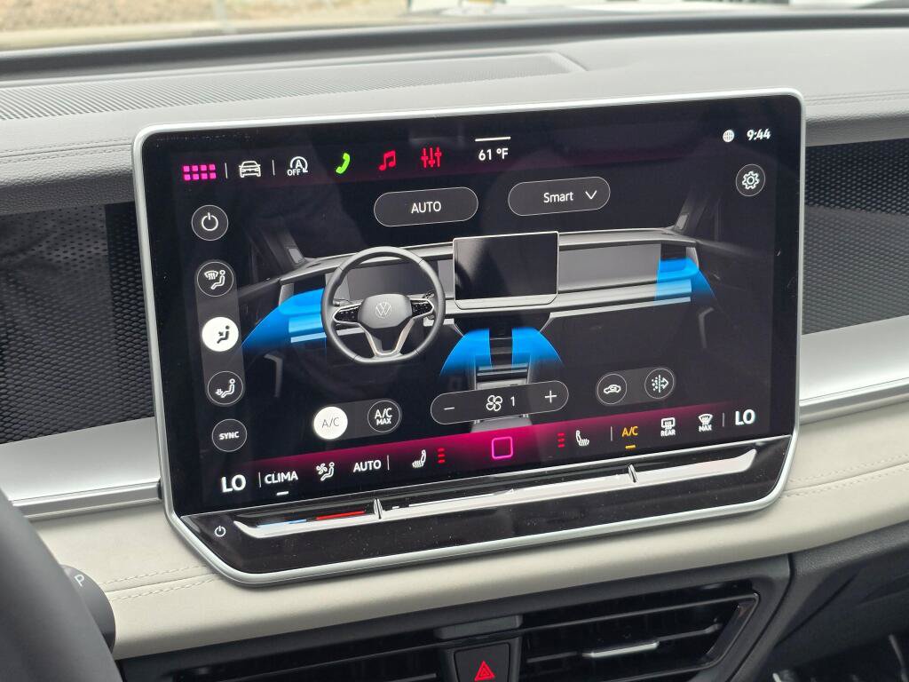 New 2026 Volkswagen Tiguan SE AWD/4WD image 25