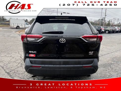 Used 2019 Toyota RAV4 XLE image 5