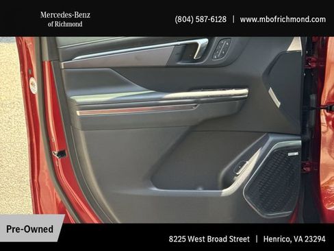 Used 2025 Buick Enclave Sport Touring w/ Power Package FWD image 12