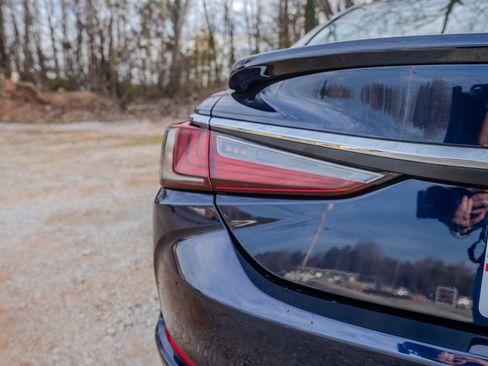 Used 2021 Lexus ES 350 Premium image 10