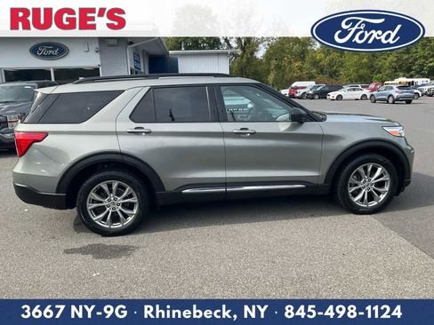 Used 2020 Ford Explorer XLT w/ Equipment Group 202A image 2