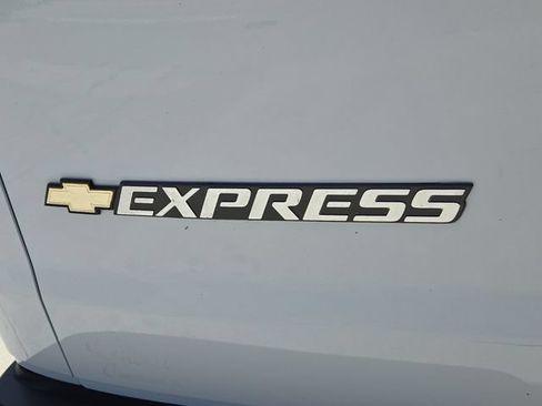 Used 2025 Chevrolet Express 3500 LS RWD image 17