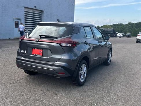 New 2025 Nissan Kicks Play S image 4