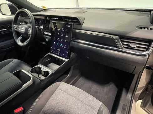 Used 2026 GMC Terrain Elevation image 27