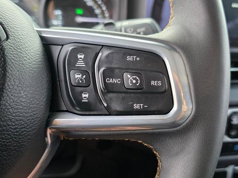 Used 2024 Jeep Wrangler Unlimited Sahara image 29