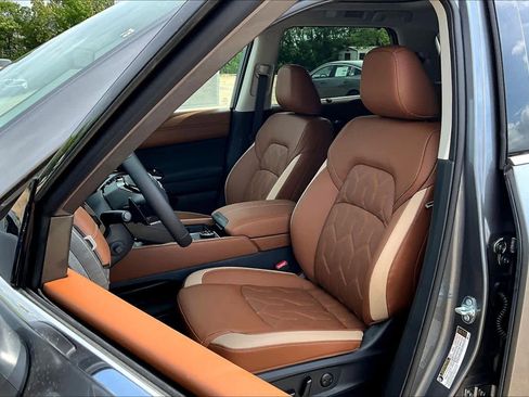 New 2026 Nissan Pathfinder Platinum FWD image 17
