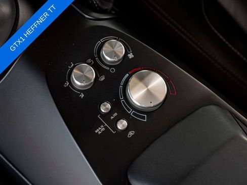 Used 2005 Ford GT RWD image 26