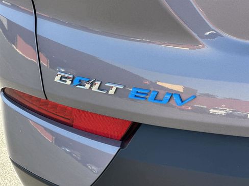 Used 2023 Chevrolet Bolt EUV Premier w/ Super Cruise Package FWD image 8
