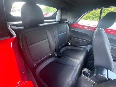 Used 2019 Volkswagen Beetle 2.0T S FWD image 25