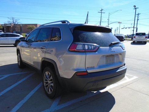 Used 2019 Jeep Cherokee Latitude Plus image 5