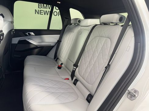New 2026 BMW X5 xDrive40i w/ M Sport Package AWD/4WD image 15