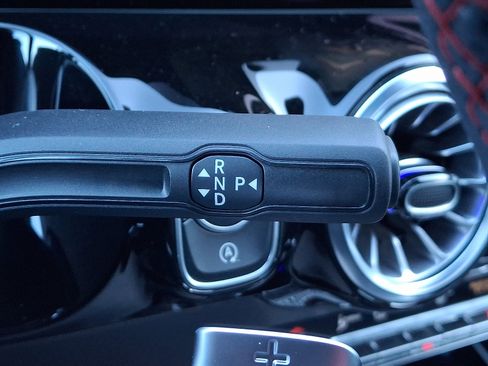 New 2025 Mercedes-Benz GLA 250 4MATIC image 15