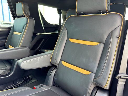 Used 2023 GMC Yukon AT4 w/ Technology Package image 19