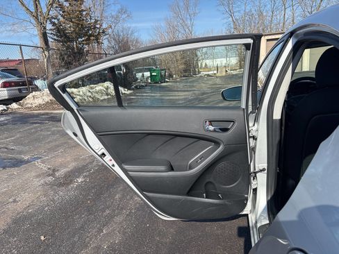 Used 2016 Kia Forte LX image 19