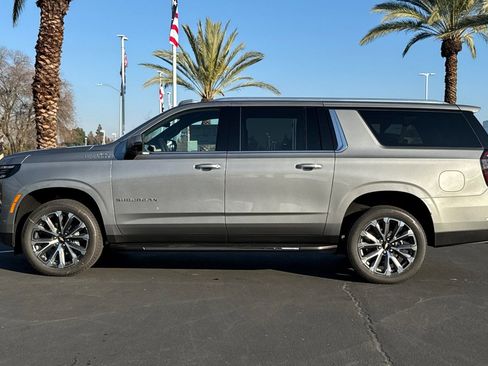 New 2026 Chevrolet Suburban High Country image 6