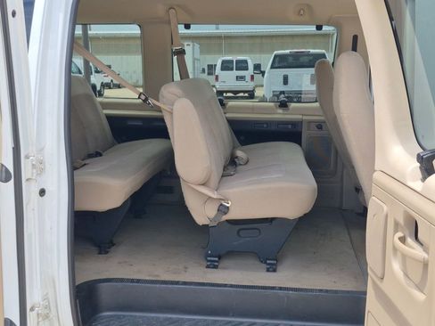 Used 2006 Ford E-350 and Econoline 350 XL RWD image 22