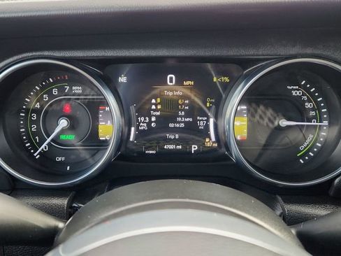 Used 2023 Jeep Wrangler Unlimited Sahara w/ Cold Weather Group AWD/4WD image 44