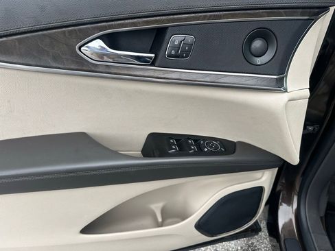 Used 2020 Lincoln Nautilus Reserve image 24