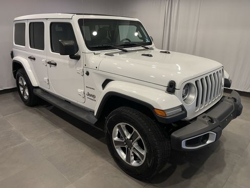 Used 2020 Jeep Wrangler Unlimited Sahara AWD/4WD image 3