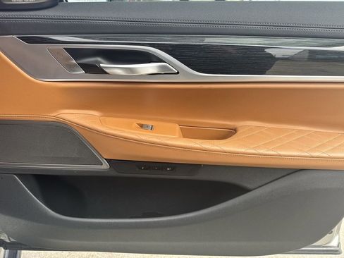 Used 2020 BMW 740i w/ Luxury Rear Seating Package image 32