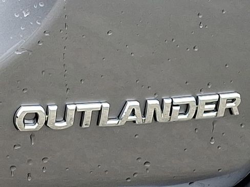 Used 2016 Mitsubishi Outlander ES image 29