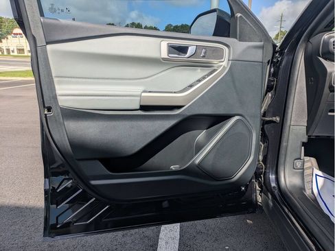 Certified 2023 Ford Explorer XLT w/ Equipment Group 202A RWD image 10
