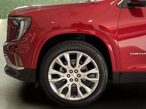 Used 2025 GMC Acadia Denali w/ Super Cruise Package AWD/4WD image 9