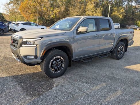 New 2026 Nissan Frontier PRO-4X w/ Tow Package AWD/4WD image 8