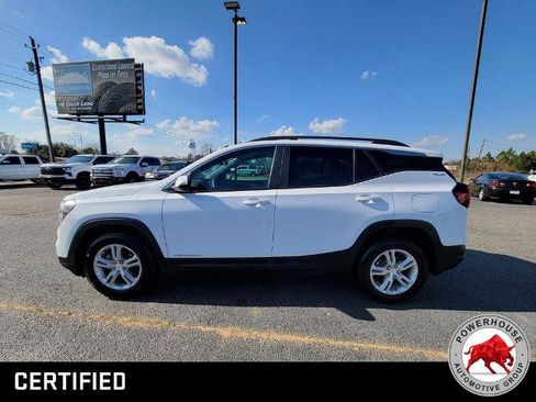 Used 2023 GMC Terrain SLE w/ Driver Convenience Package image 2