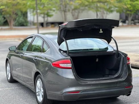 Used 2018 Ford Fusion SE FWD image 37