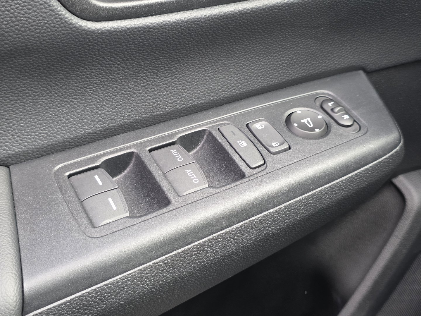 Certified 2024 Honda CR-V EX image 25