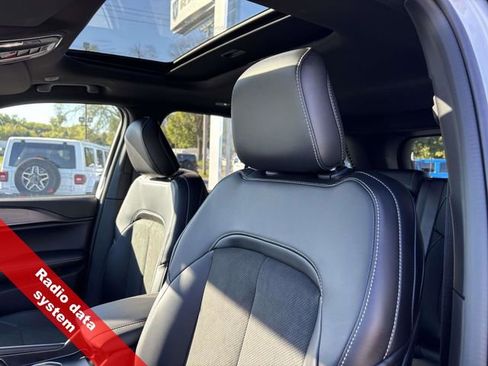 New 2025 Jeep Grand Cherokee Altitude image 15