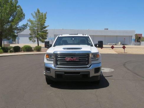 Used 2017 GMC Sierra 3500 2WD Crew Cab w/ Sierra Convenience Package image 11