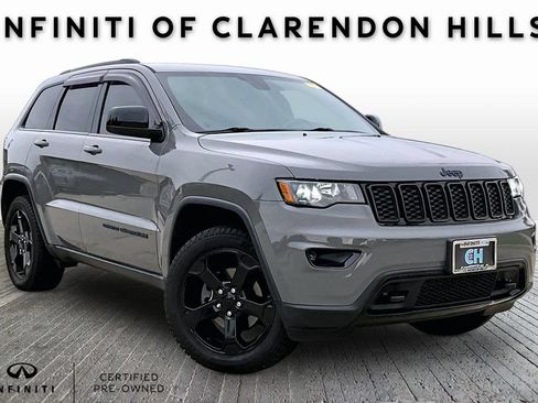 Used 2019 Jeep Grand Cherokee Laredo AWD/4WD image 1
