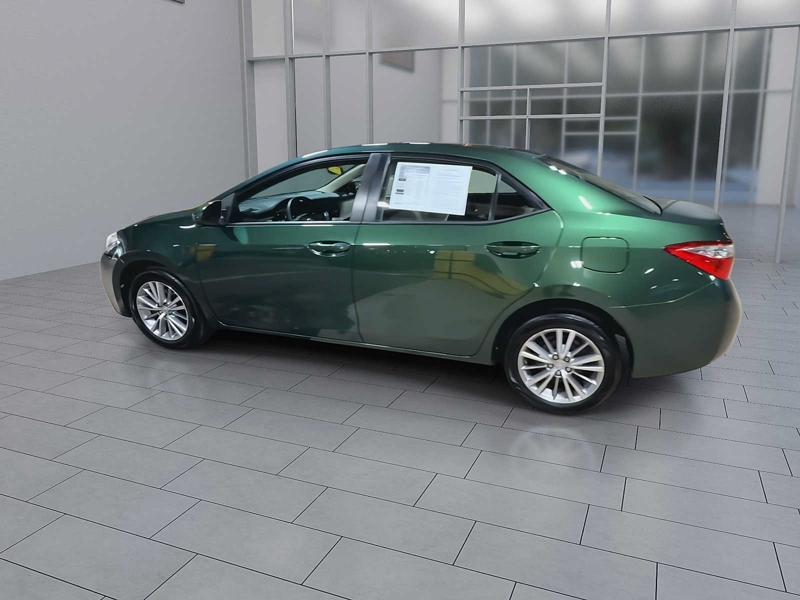 Used 2015 Toyota Corolla LE FWD image 6