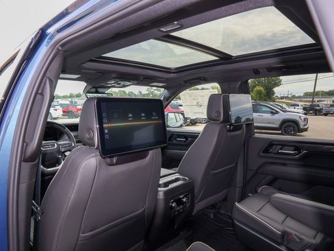 New 2026 GMC Yukon Elevation w/ Elevation Premium Package AWD/4WD image 15